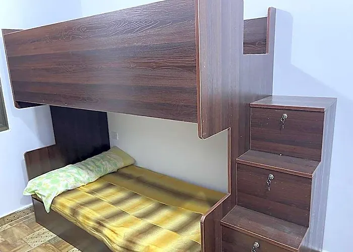 Pizza Street Hostel
