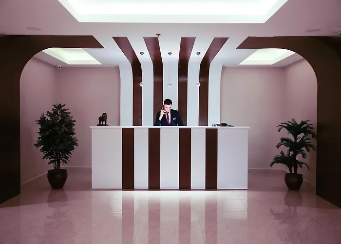  Golden Lounge